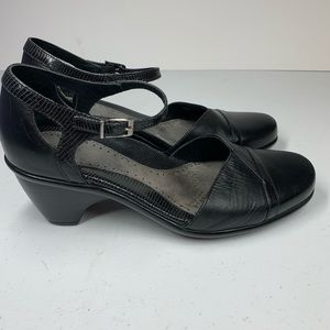 Dansko heels black with ankle buckle